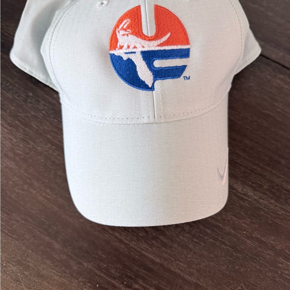 Nike Black and White Heritage Cap